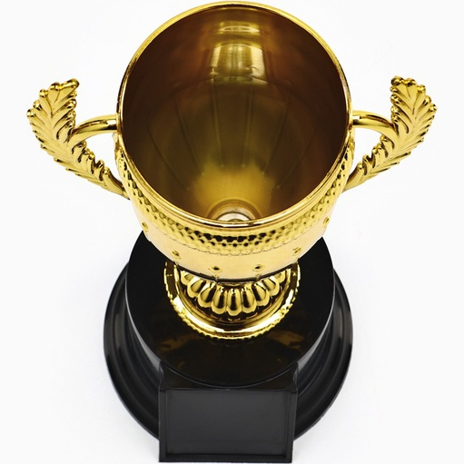 Кубок 179A, наградная фигура, золото, подставка пластик, 23 × 12 × 9 см.