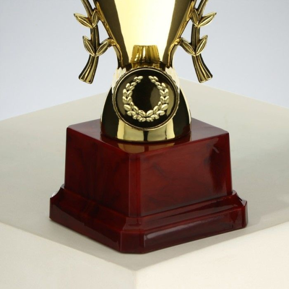 Кубок 184C, зол., подставка пластик, 21 × 9 × 6.5 см